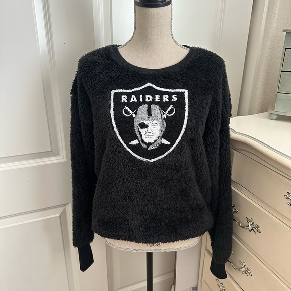 NFL Sweaters - NWT Raiders Fluffy Sweater 2XL